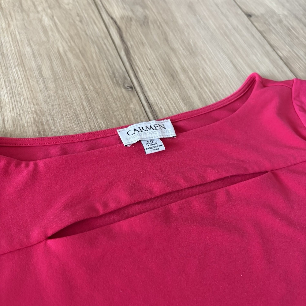 Carmen Marc Valvo Woman Hot Pink Short Sleeve Peep Hole Front‎ Blouse Size Small - Picture 5 of 6